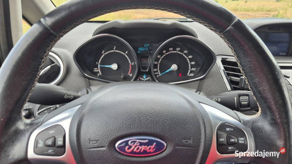 Ford Fiesta Mk7 2017 r bogata wersja Titanium Rok produkcji 2017 Fiesta wielkopolskie