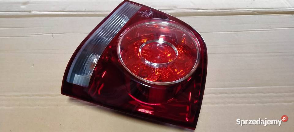 VW POLO IV LIFT 0508 LAMPA PRAWY TYŁ Bielsko-Biała
