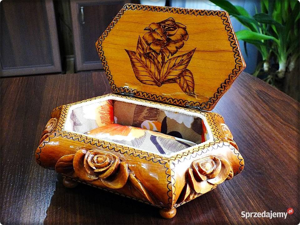 Szkatułka rzeźbiona RÓŻA pudełko Płaskorzeźba Pozostałe Żary sprzedam