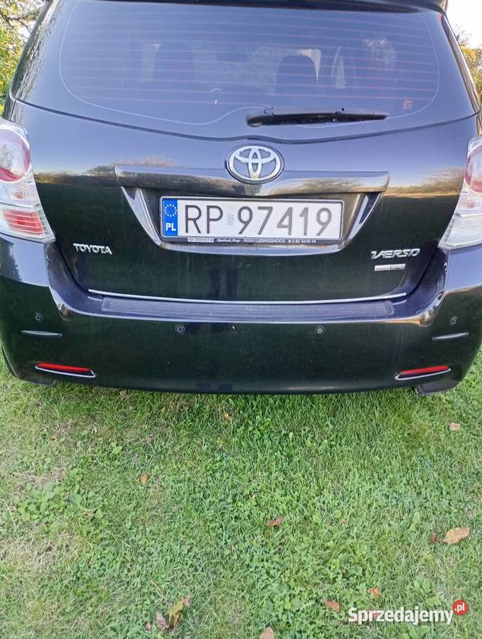 Sprzedam Toyota Verso 18 benzyna kolor czarny podkarpackie Przemyśl