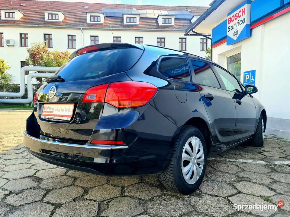Opel Astra Sports Tourer 16 Benzyna 2015 142400 Zgorzelec
