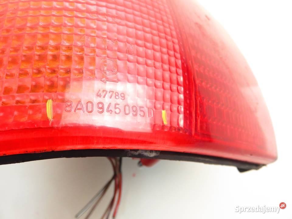 LAMPA LEWA TYLNA AUDI 80 B4 8A0945095D