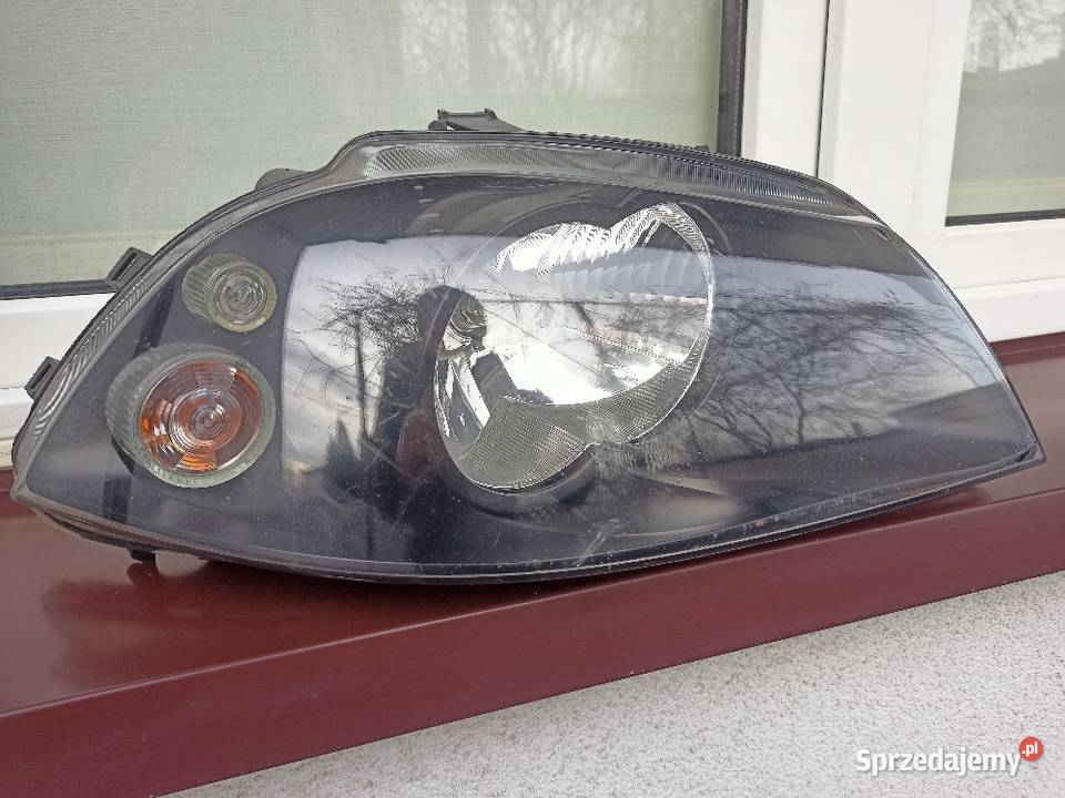 Seat Ibiza 3 III 6L lampa przednia prawa Lampy przednie Sieradz