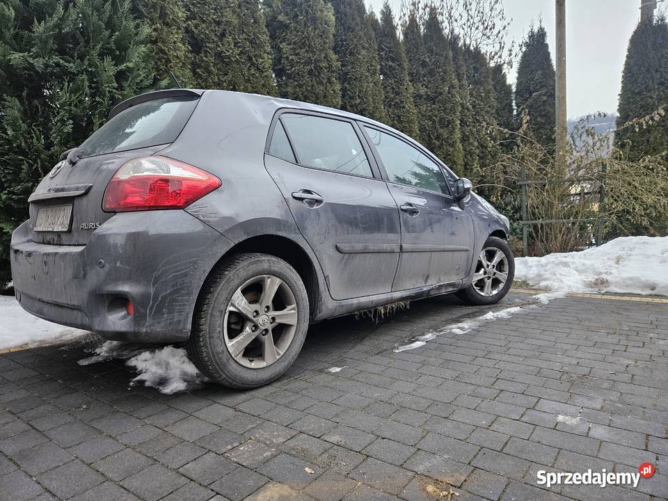 toyota auris cała na części drzwi klapa ćwiartka Rok produkcji 2011 Warszawa sprzedam
