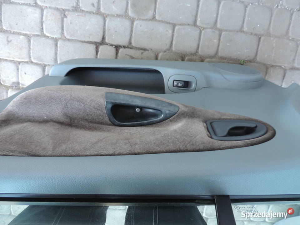 DRZWI PRAWY PRZÓD RENAULT SCENIC 1 Rok produkcji 1999 Nowy Sącz
