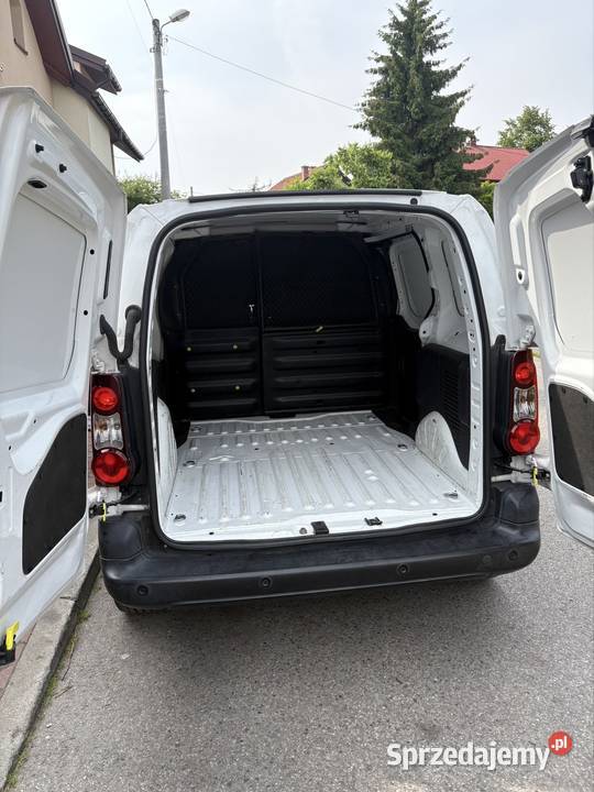 Citroen Berlingo 16 hdi 100 3 osobowy Rok produkcji 2016 Furgony Bochnia