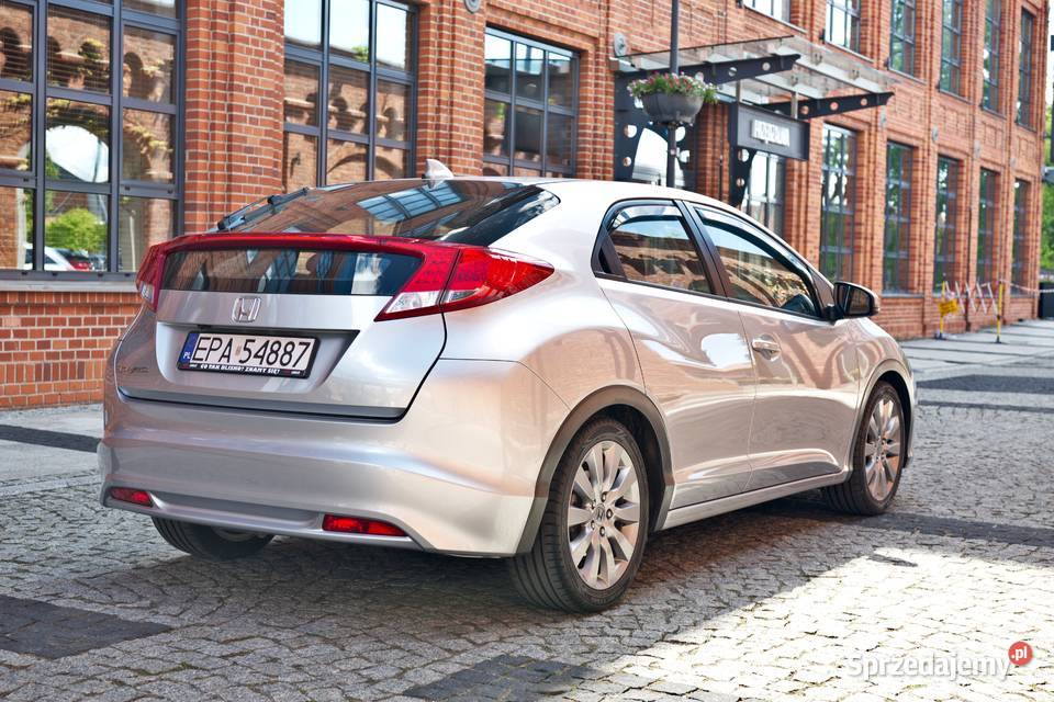 Honda Civic IX 18 vtec 142 konie 2012 Zadbany i Pabianice sprzedam