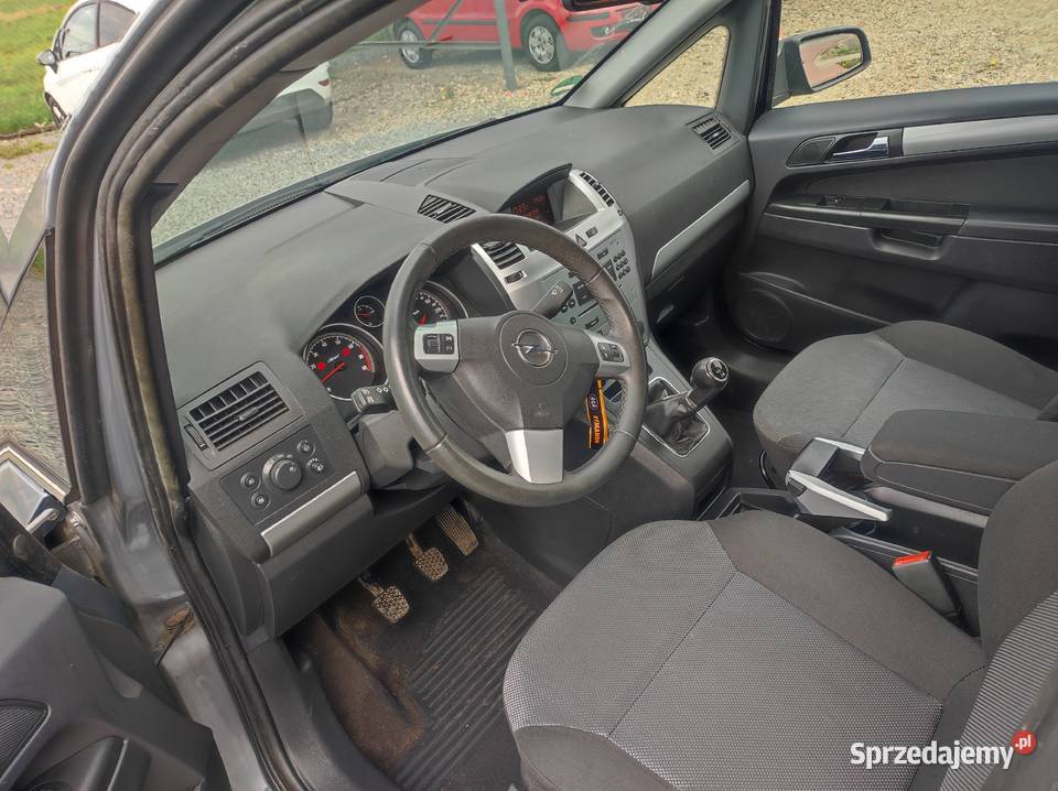 Opel Zafira Lift 18 Rok produkcji 2009 Zafira podkarpackie Rymanów