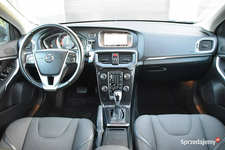 Volvo V40 Cross Country 15T3 152 Led Navi Kamera