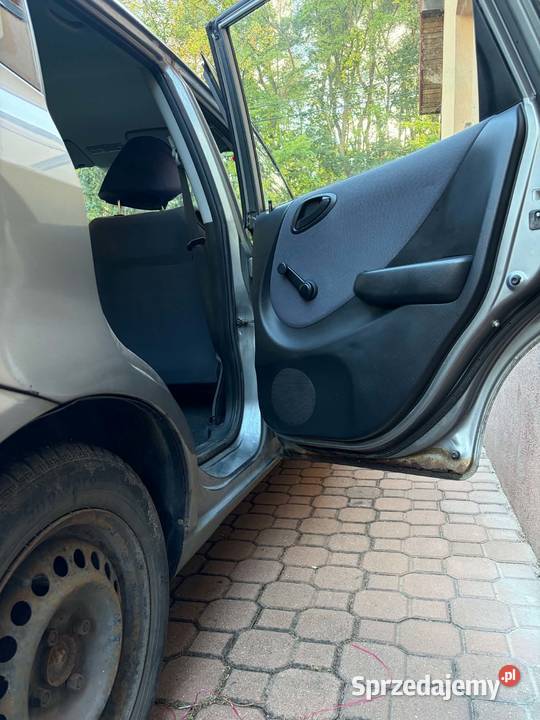 Honda Jazz 2005 12 benzyna przebieg 223 1 światła do jazdy dziennej Marki