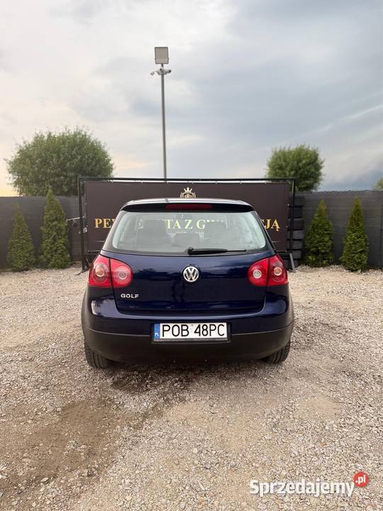 Volkswagen Golf 5 14 MPI 75 140 przbiegu stan Hatchback Śrem sprzedam