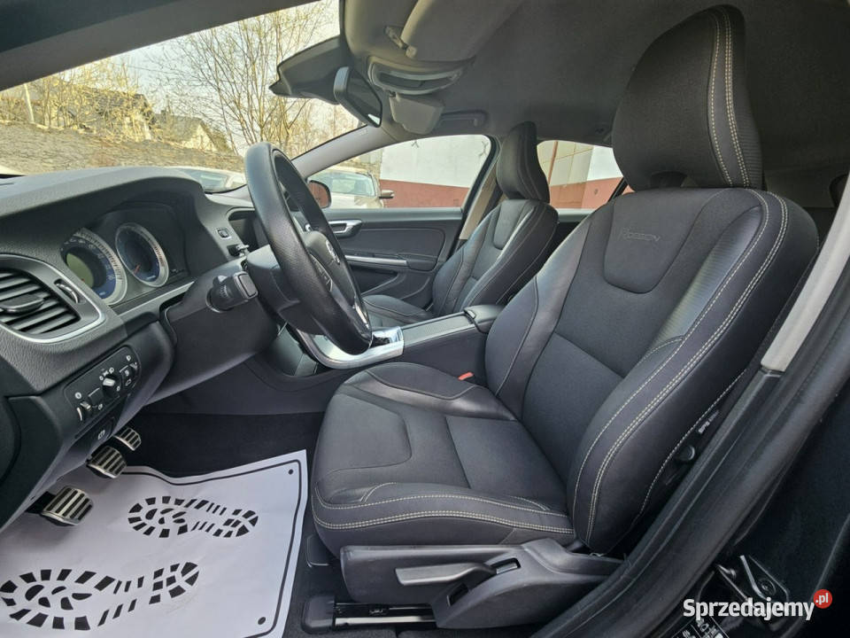 Volvo V60 RDesign Ładne i Zadbane GWARANCJI I czujnik parkowania Samochody osobowe Opoczno sprzedam