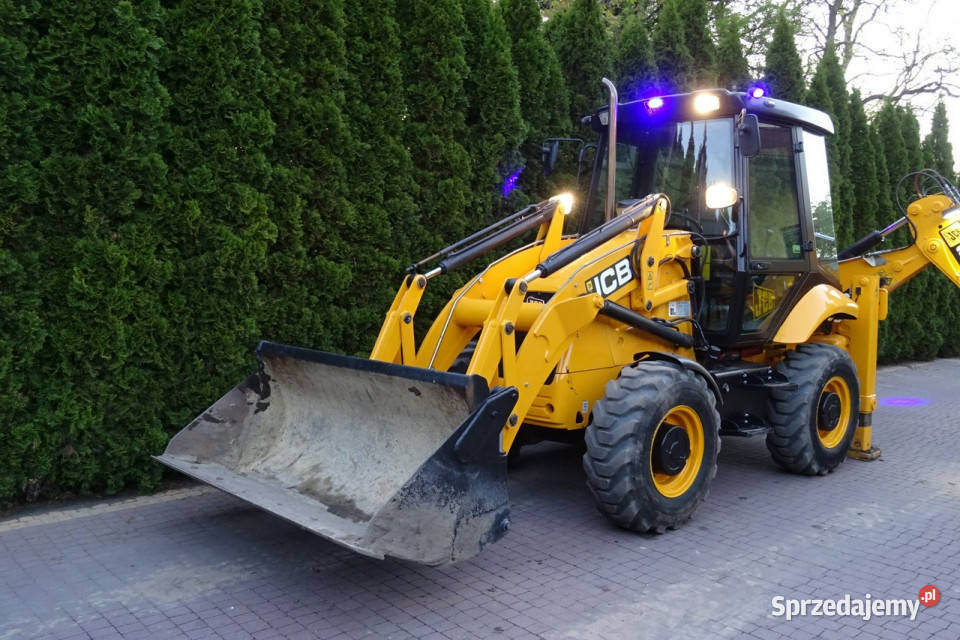 na równych kołach JCB 2CX SM 4 WS JCB 2CX 4x4 mazowieckie Góra Kalwaria