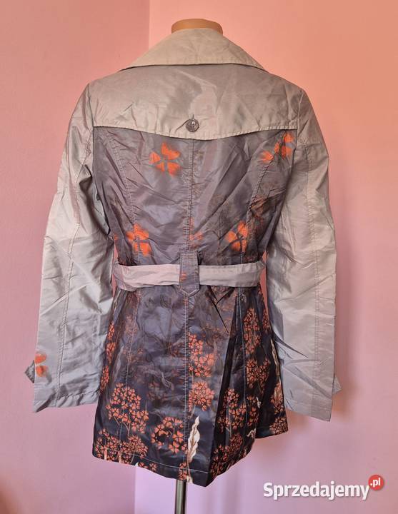 Cienki płaszcz damski rozmiar L