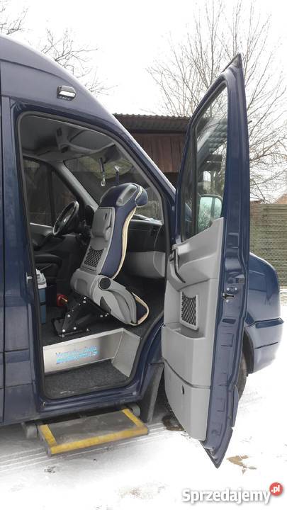 Bus VW Crafter 9 miejscowy w zabudowie garażowany Nisko