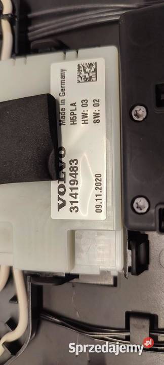 VOLVO XC40 LAMPKA PODSUFITKI 31457852