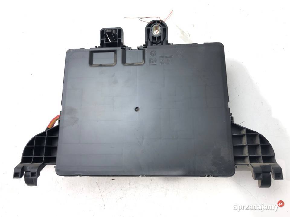 SKRZYNKA BEZPIECZNIKÓW OPEL INSIGNIA A 13277321