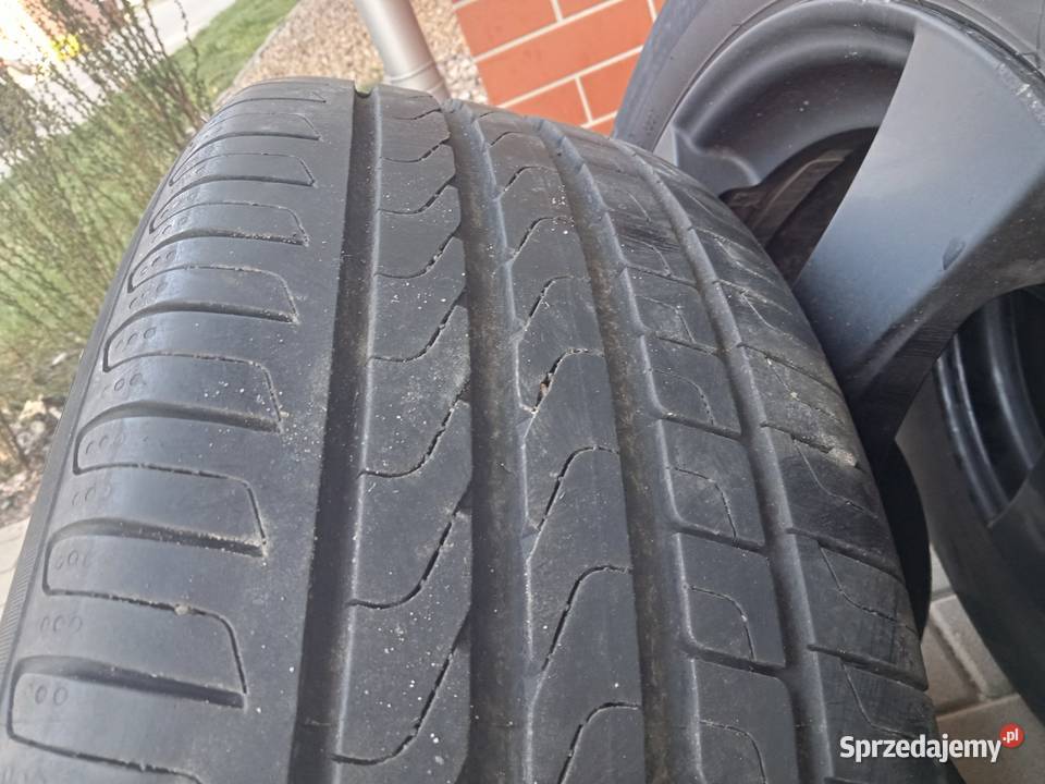 Felgi 17 DEZENT 5x112 z oponami Pirelli