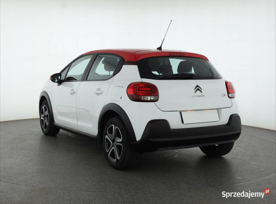 Citroen C3 12 PureTech asystent pasa ruchu
