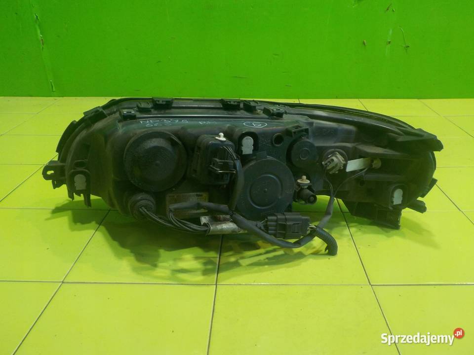 VOLVO S60 I LIFT 20 T 05r lampa prawa przod Suków