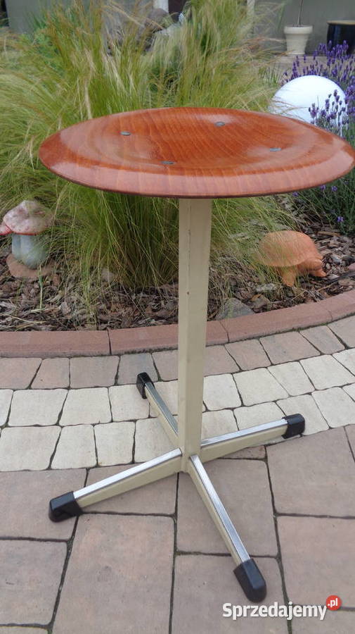 mały stołek vintage metalowy kujawsko-pomorskie Strzelno
