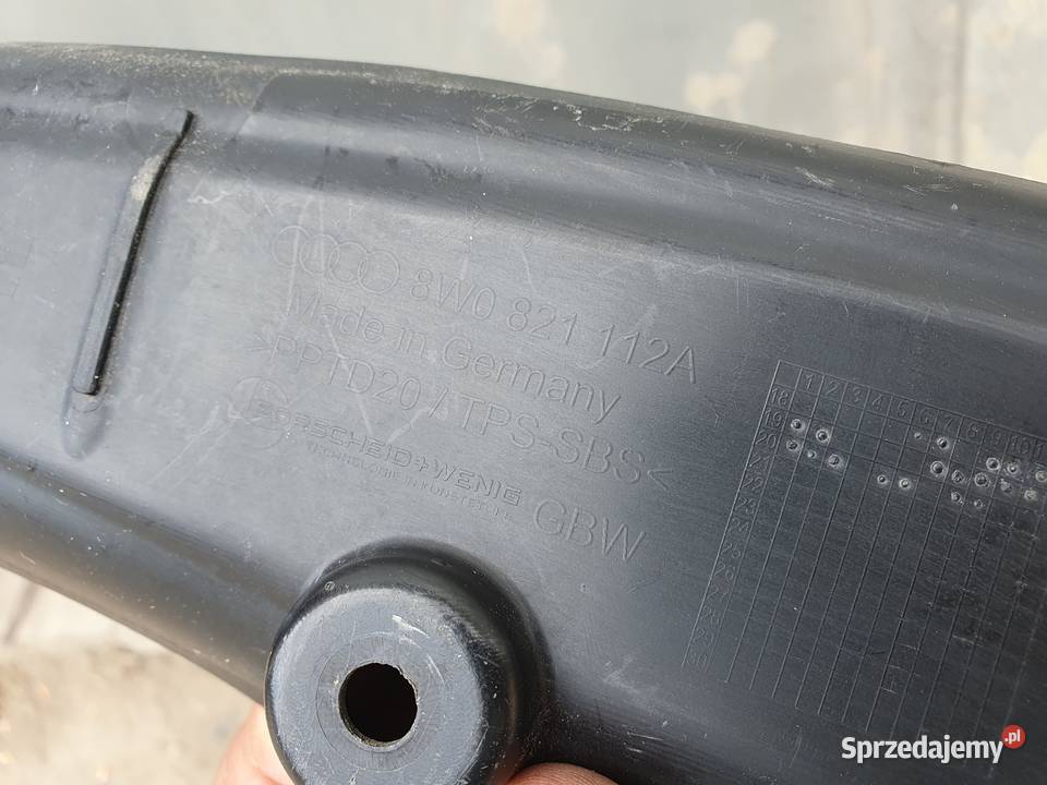 AUDI A4 B9 OSŁONA BŁOTNIKA PRAWA 8W0821112A