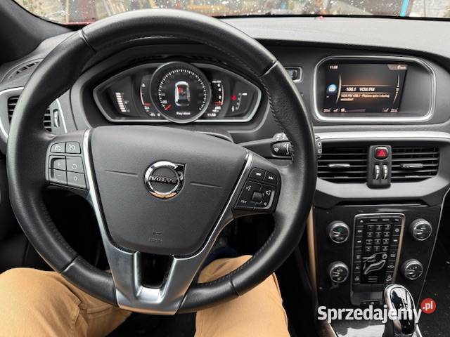 Volvo V40 Cross Country 20 benzyna automat kupiony w polskim salonie lubelskie Świdnik