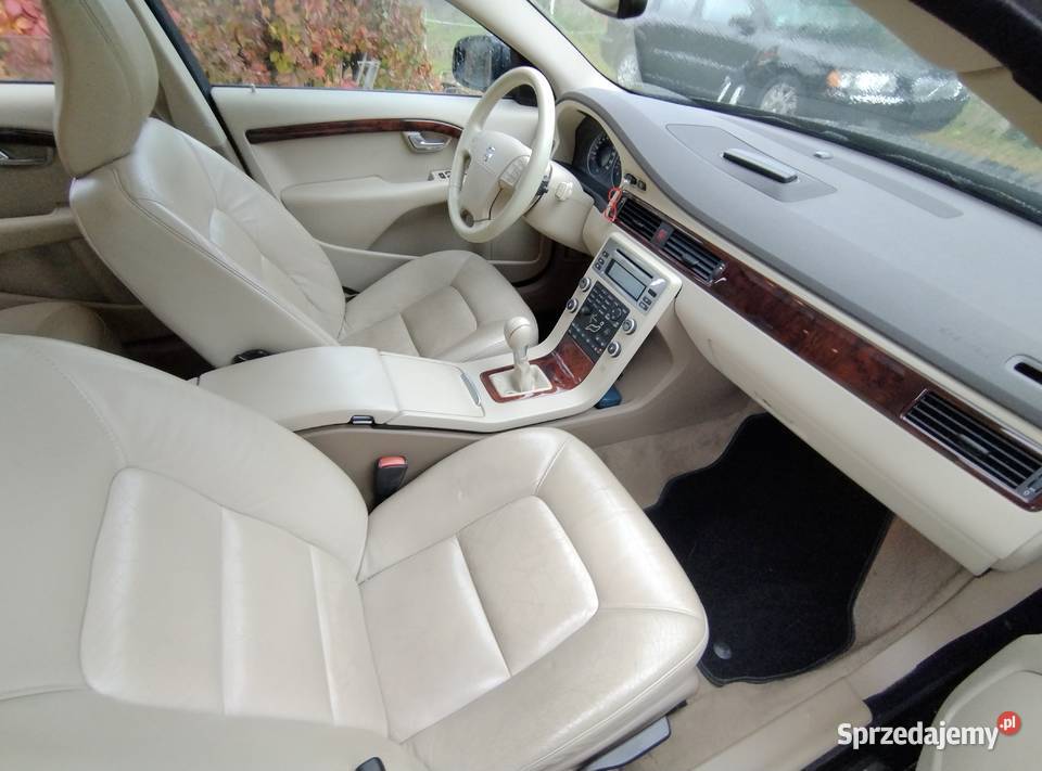 Piękne Volvo V70 Momentum 24d 185 sprawny i czujnik zmierzchu Roszkowice sprzedam