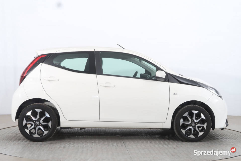 Toyota Aygo 10 VVTi asystent pasa ruchu Lublin