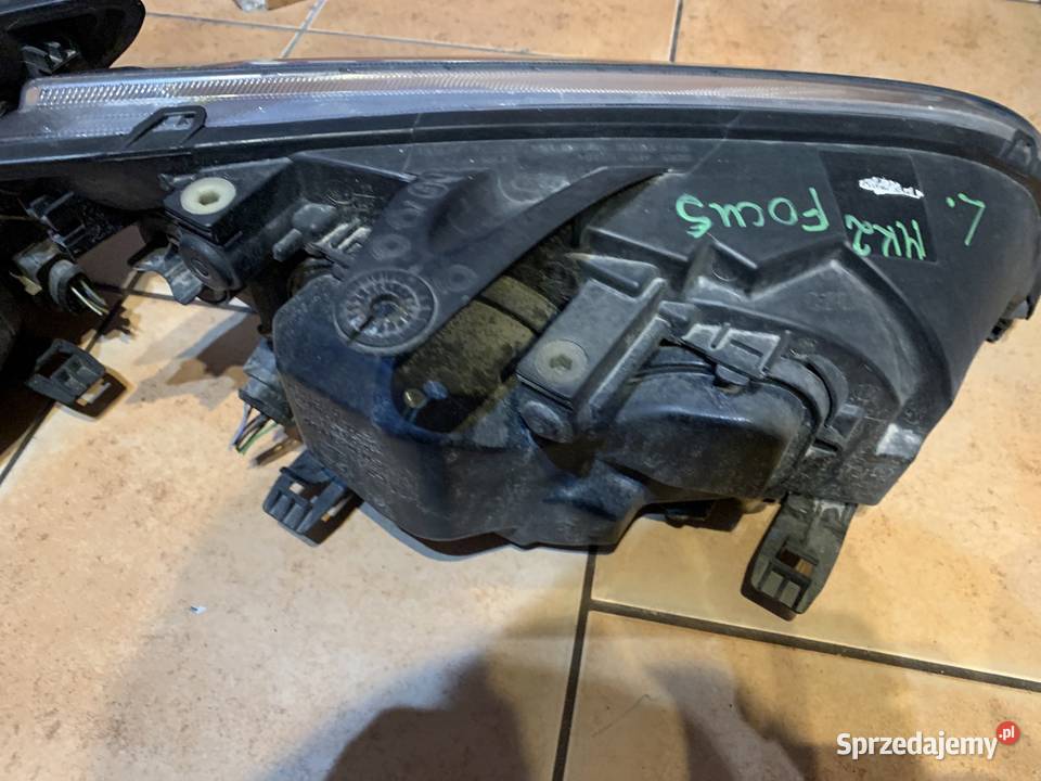 Lampy prawa i lewa FORD MK2 Focus prawie nowe wielkopolskie Margonin sprzedam