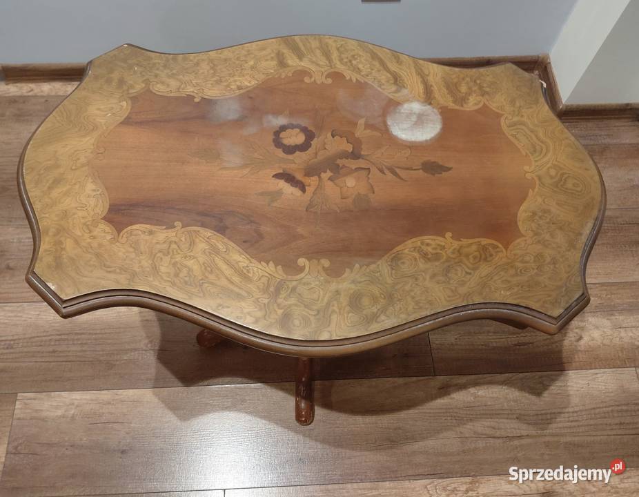 Stylowy stolik kawowy z intarsją 241