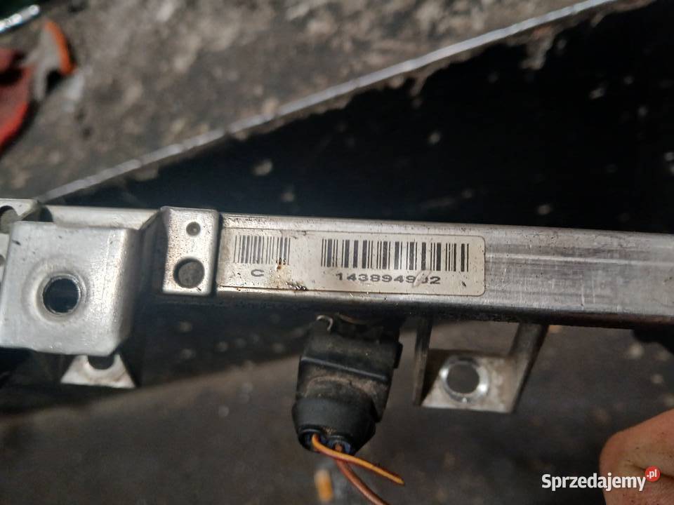 Wtrysk listwa wtryskiwacz BMW E39 22 B1427240