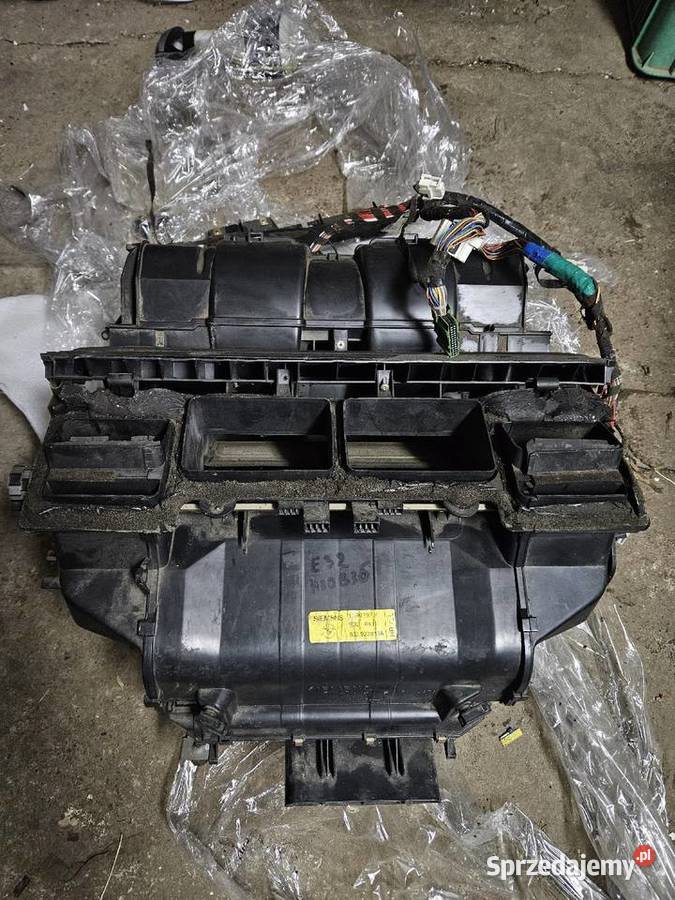 Nagrzewnica wentylator obudowa Bmw E32 Motoryzacja Lublin sprzedam