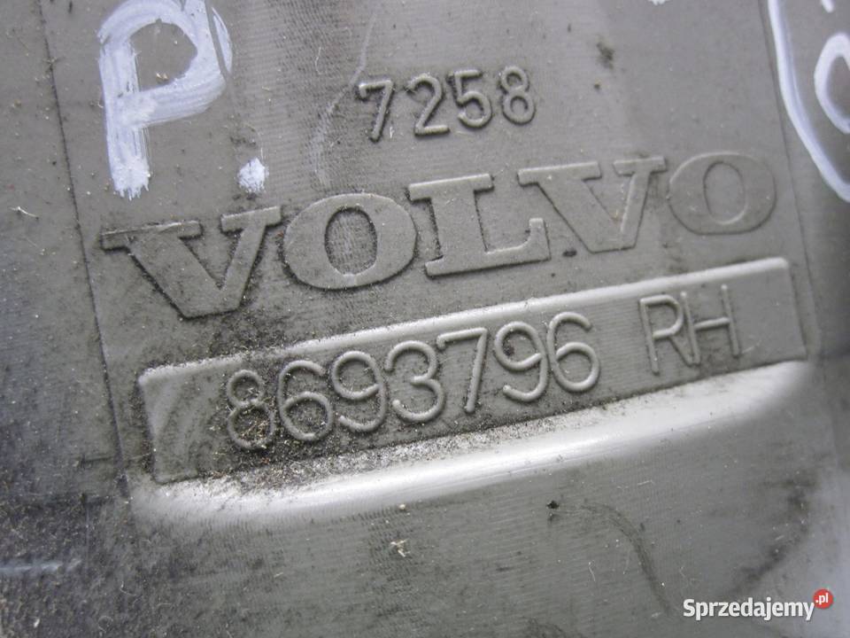 VOLVO XC90 I 03r halogen prawy 8693796 osobowe