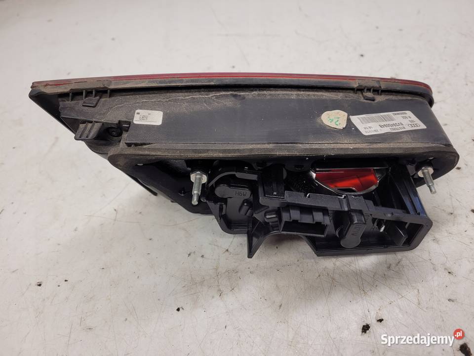LAMPA PRAWY TYŁ W KLAPĘ AUDI A3 8V 3D 8V3945094B osobowe