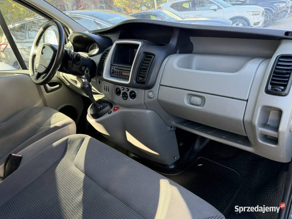 Opel Vivaro 20 115 osobowy klima Długi long I elektrycznie ustawiane fotele śląskie Łodygowice sprzedam