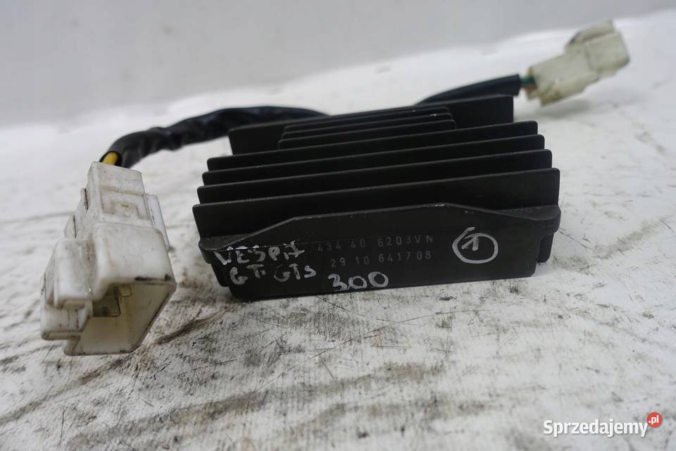 Piaggio Vespa GT GTS 300 REGULATOR NAPIĘCIA sprzedam