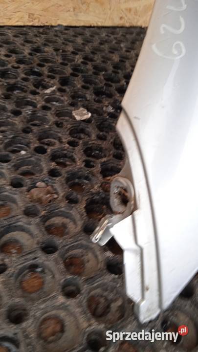 MERCEDES W215 BŁOTNIK PRZÓD PRAWY 744 Zbierkowo