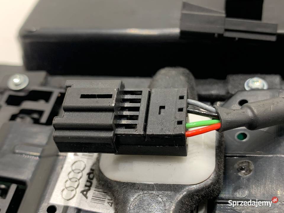 SCHOWEK TELEFONU AUDI A8 D4 SedanLimuzyna 0918 sprzedam