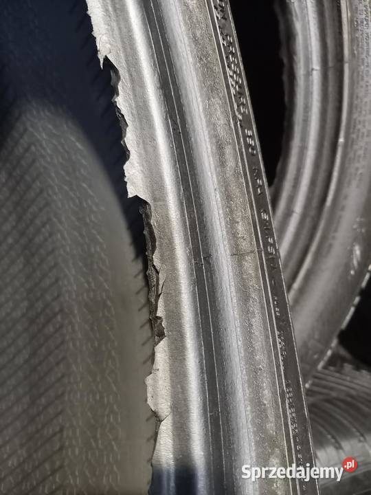 4x Opona UŻYWANA ZIMOWA 22545R17 BARUM 219 Samochodowe