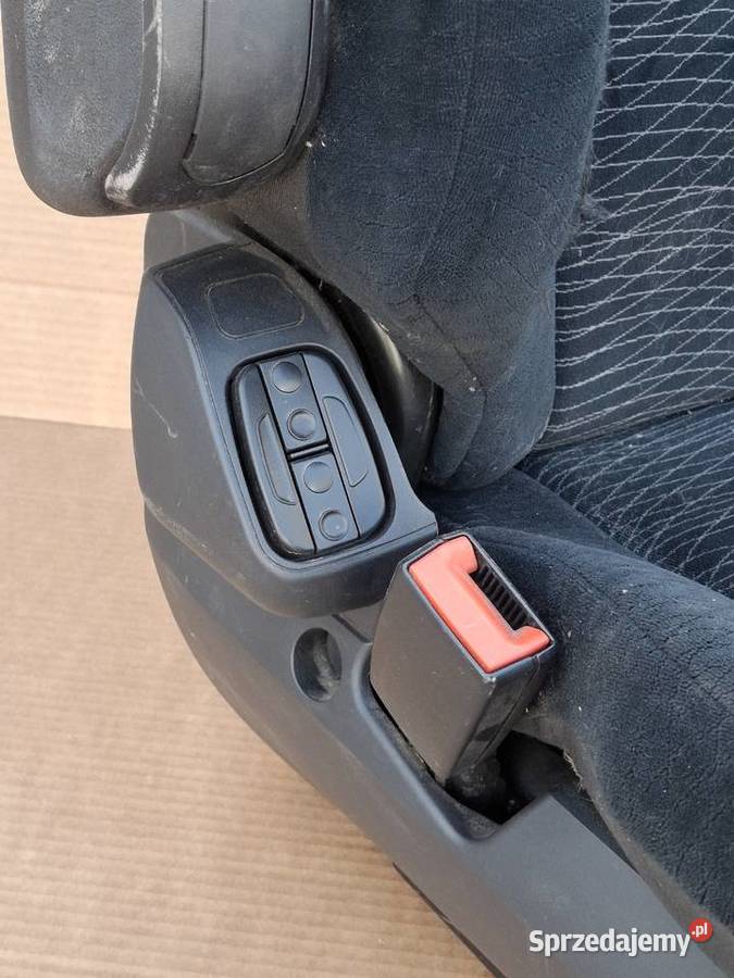 MERCEDES ACTROS MP4 FOTEL KIEROWCY LEWY ciężarowe Bieleń