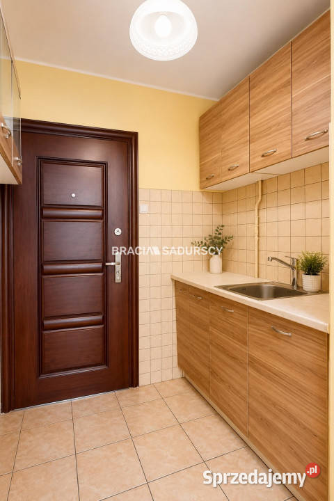 sprzedaży mieszkania 241m2 1 pokojowe Kraków parter małopolskie