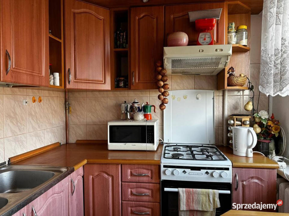 Na sprzedaż mieszkanie o pow 6046 m2 do remontu Mieszkania Piotrków Trybunalski