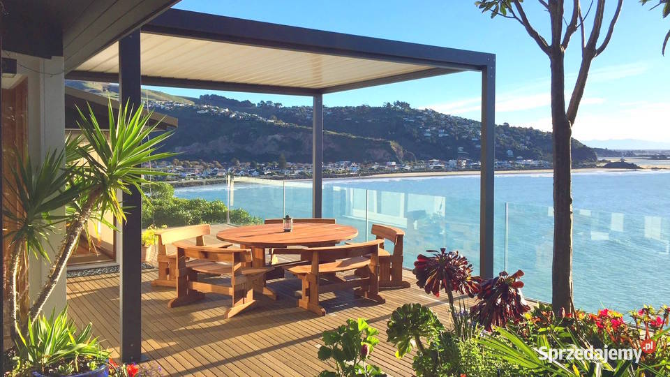 Pergola lamelowa na tarasie