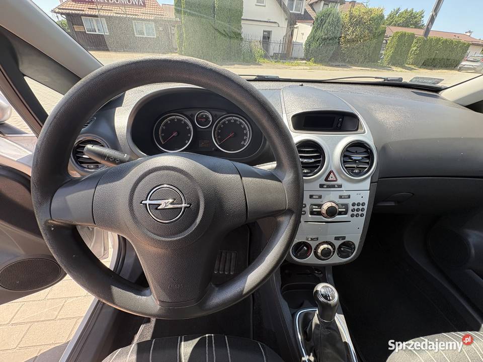 Opel Corsa 12 benzyna 80 klimatyzacja salon kupiony w polskim salonie Dolna Grupa