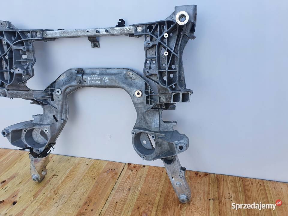 BMW F01 750 i 44 BITURBO SANKI BELKA POD SILNIK Rudka