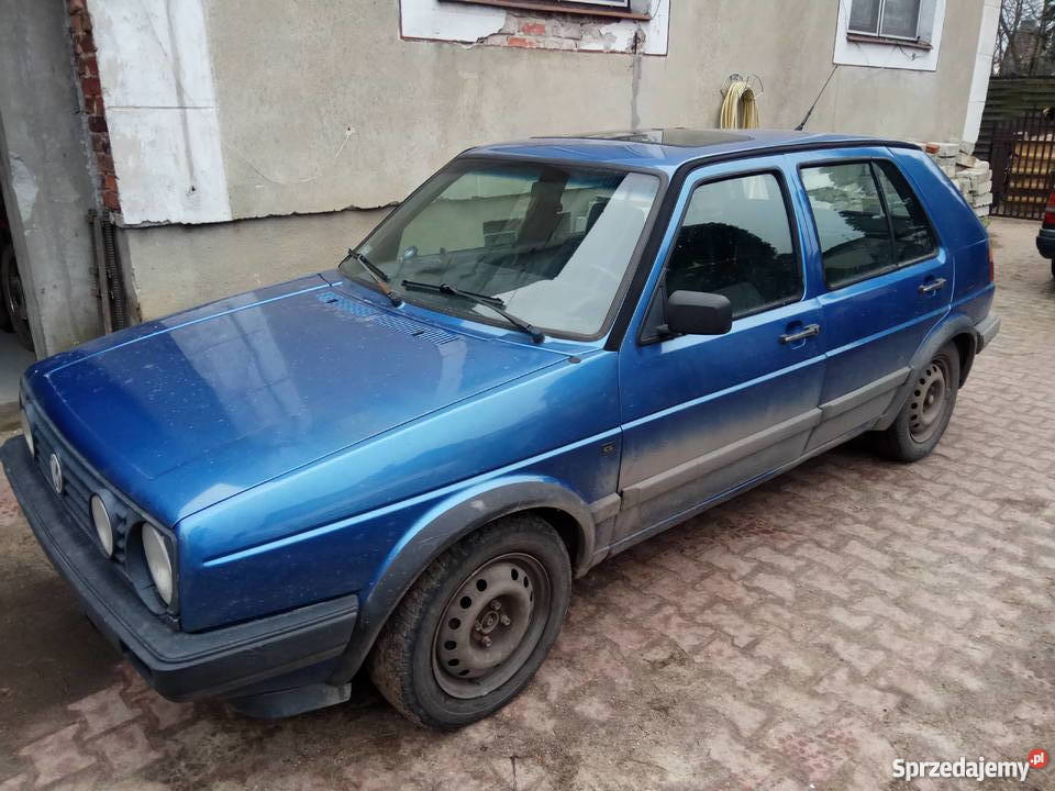 Błękitnoniebieski Golf mk2 16td radio Marki