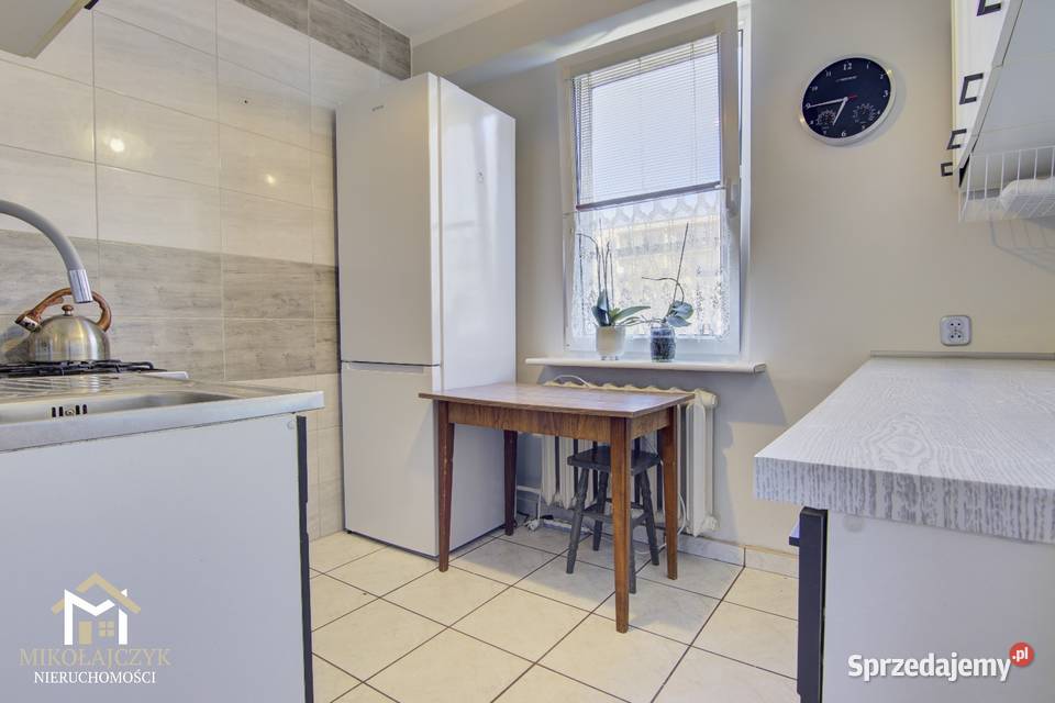 3 pokoje Sikorskiego 1 piętro 60 m2 duży balkon sprzedam