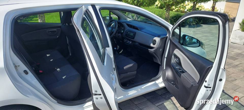 Toyota Yaris III 2015 10 benzyna 999cm3