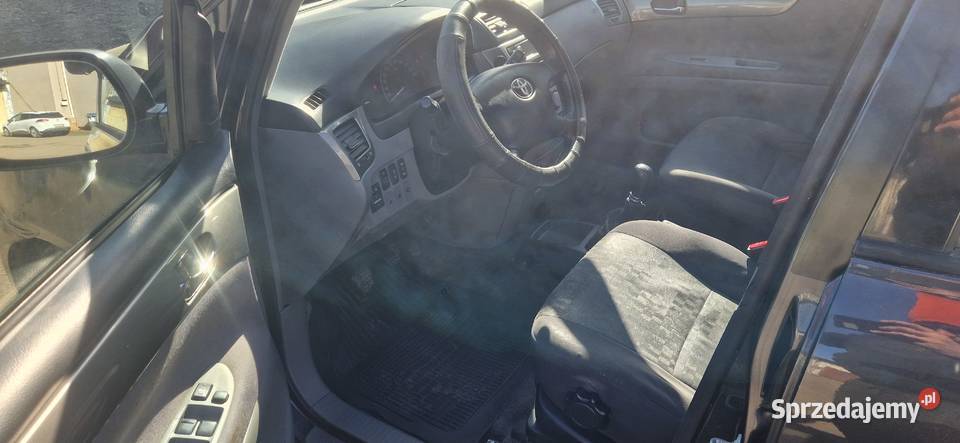 Toyota Avensis Verso 7 osob Avensis Verso Katowice